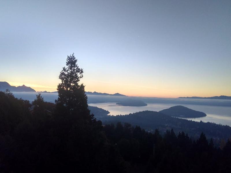 Con Increible Vista Al Nahuel Huapi Chalet